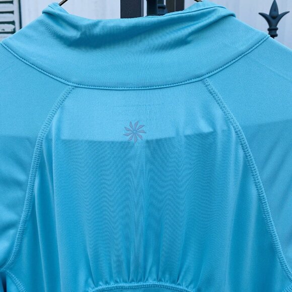 Athleta Intrepid Sunshield Athletic Shirt Blue Back Pocket Medium - Picture 7 of 12